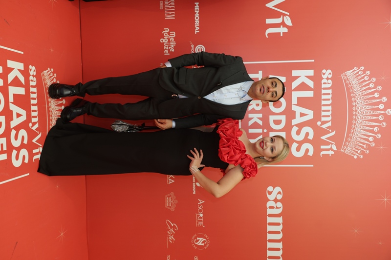 Sammyvit Klass Model Türkiye 2025 :  Ünlü �simler K�rm�z� Hal� ��kl���yla Oscar Gecesini Aratmad�